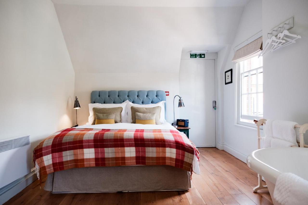 Bel And The Dragon-Kingsclere Hotell Exteriör bild