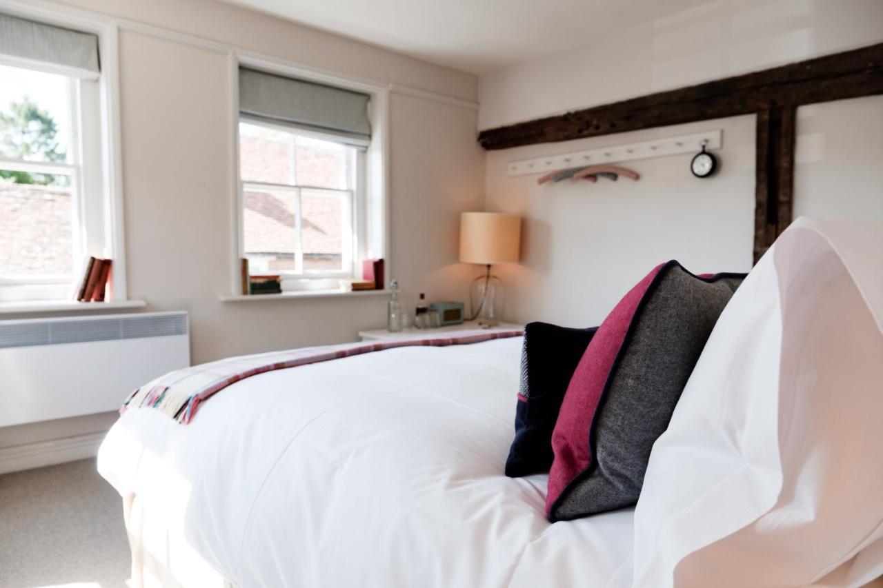 Bel And The Dragon-Kingsclere Hotell Exteriör bild