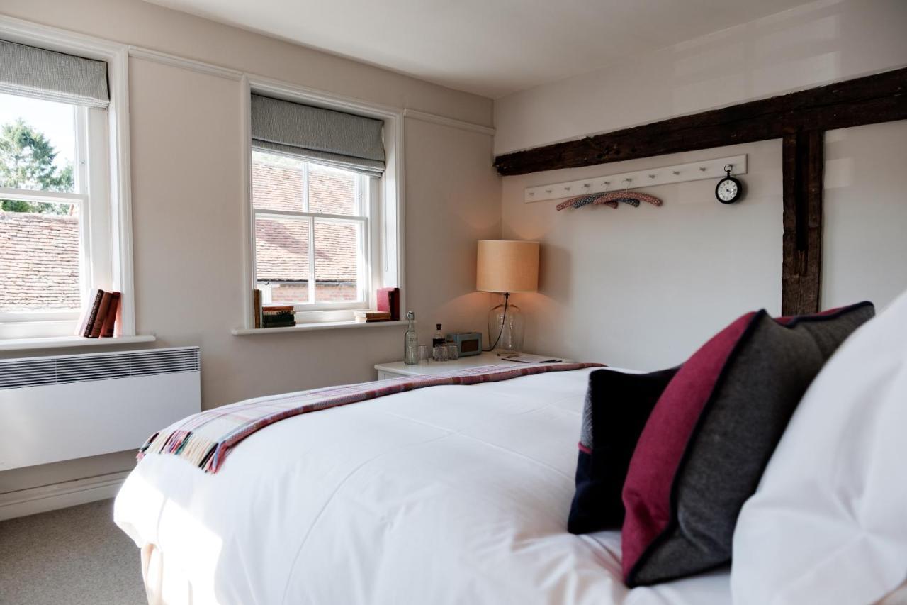 Bel And The Dragon-Kingsclere Hotell Exteriör bild